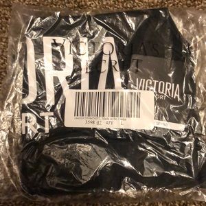 NWT Victoria secret sport Black sports bra Large